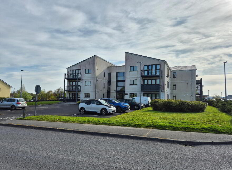 4 Mulberry Apartments, River Village, Monksland, Athlone, N37PX03