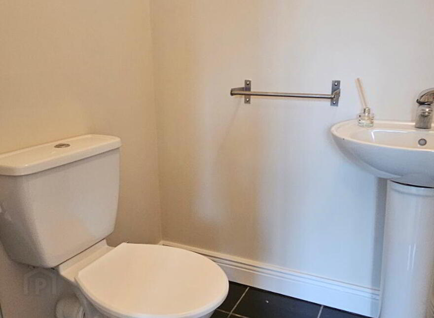 3 Orchard Court, Leitrim Village, Carrick-On-Shannon, N41HD39