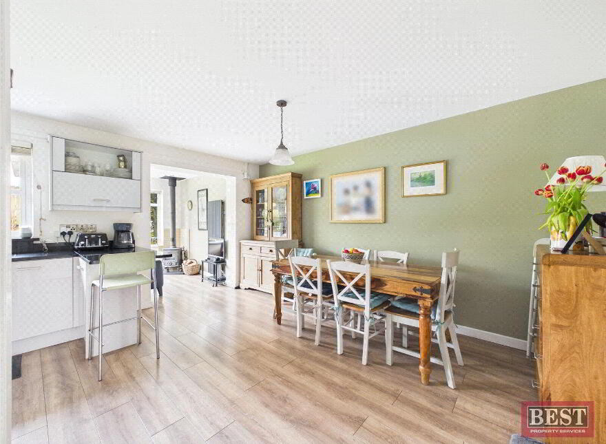 10 Ardaveen Avenue, Newry, BT35 8UJ
