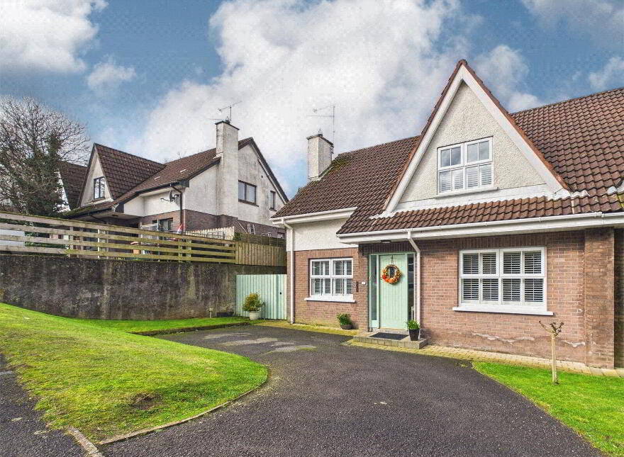 10 Ardaveen Avenue, Newry, BT35 8UJ