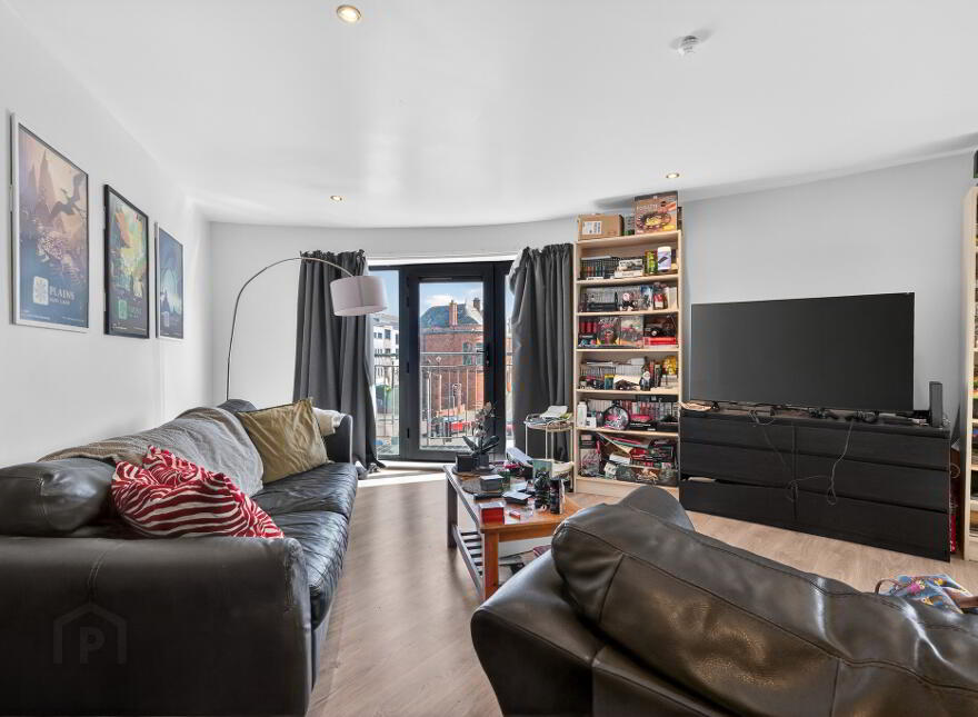 206 The Lucas Building, Belfast, BT2 8HB