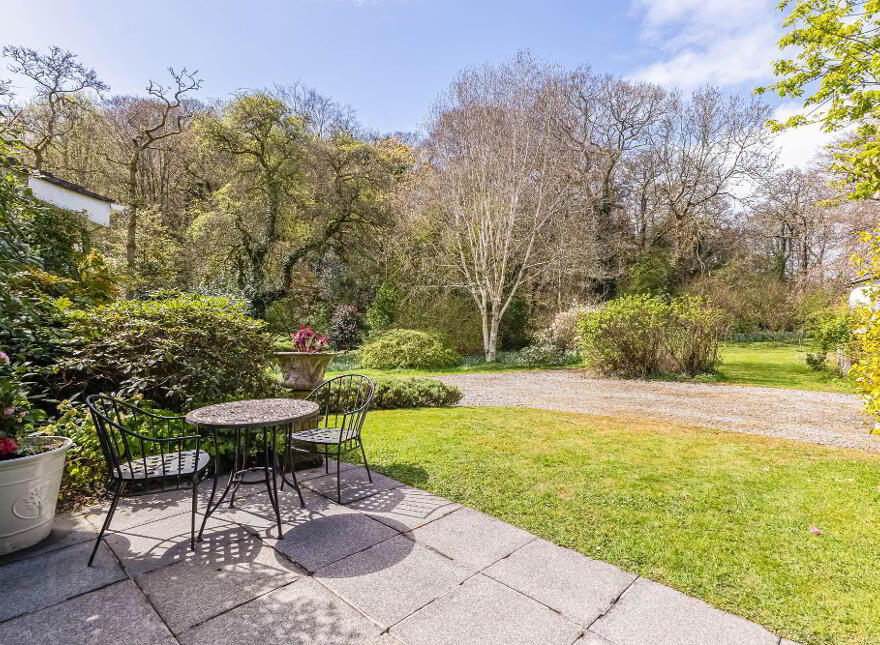 Portulla, 2 Finnebrogue Road, Downpatrick, BT30 9AA