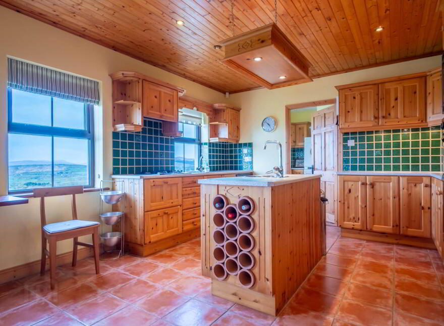 `dúnmánas`, Arderrawinny, Schull, P81EY82