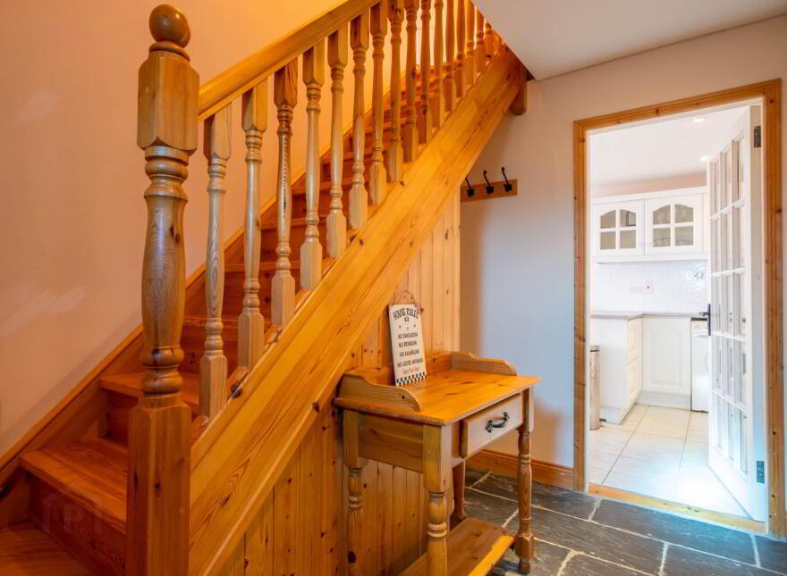 `dúnmánas`, Arderrawinny, Schull, P81EY82