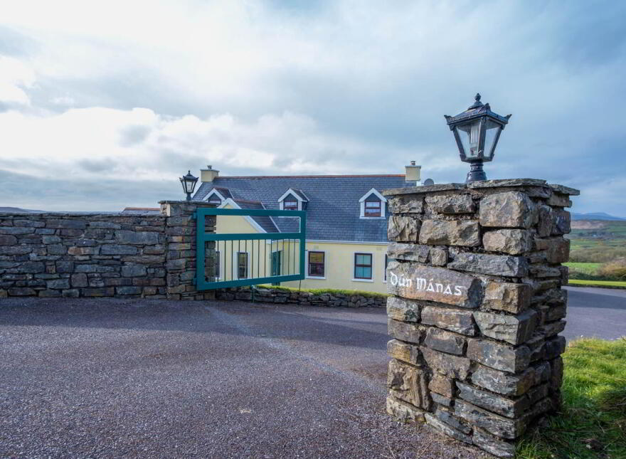 `dúnmánas`, Arderrawinny, Schull, P81EY82