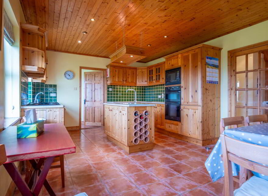 `dúnmánas`, Arderrawinny, Schull, P81EY82