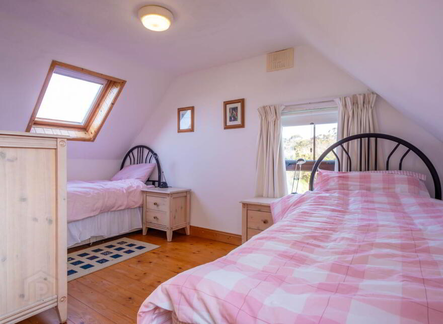 `dúnmánas`, Arderrawinny, Schull, P81EY82