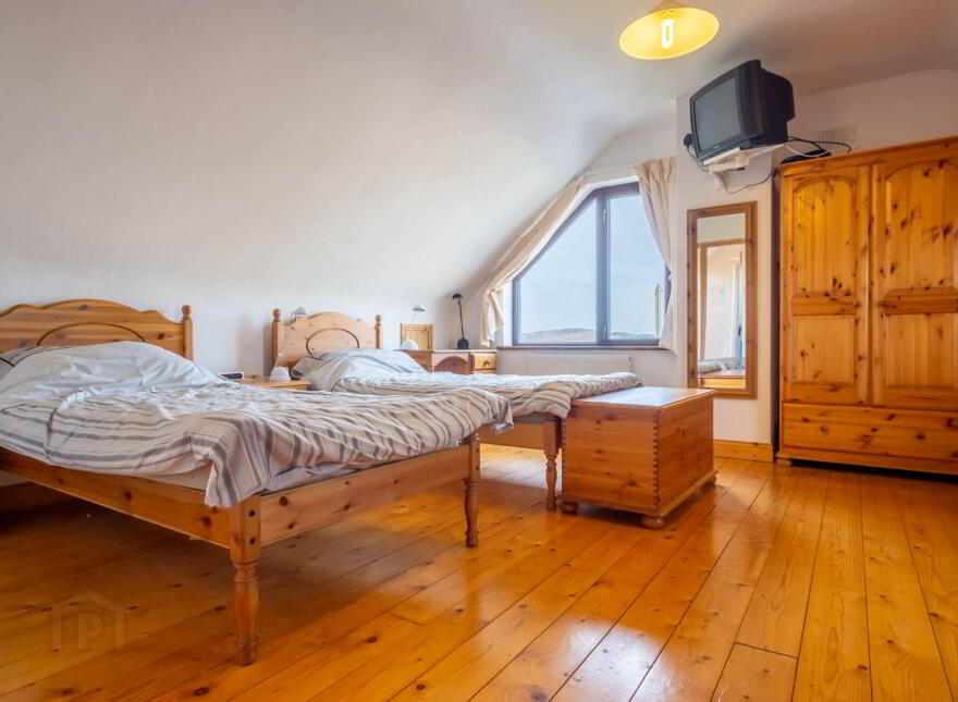 `dúnmánas`, Arderrawinny, Schull, P81EY82
