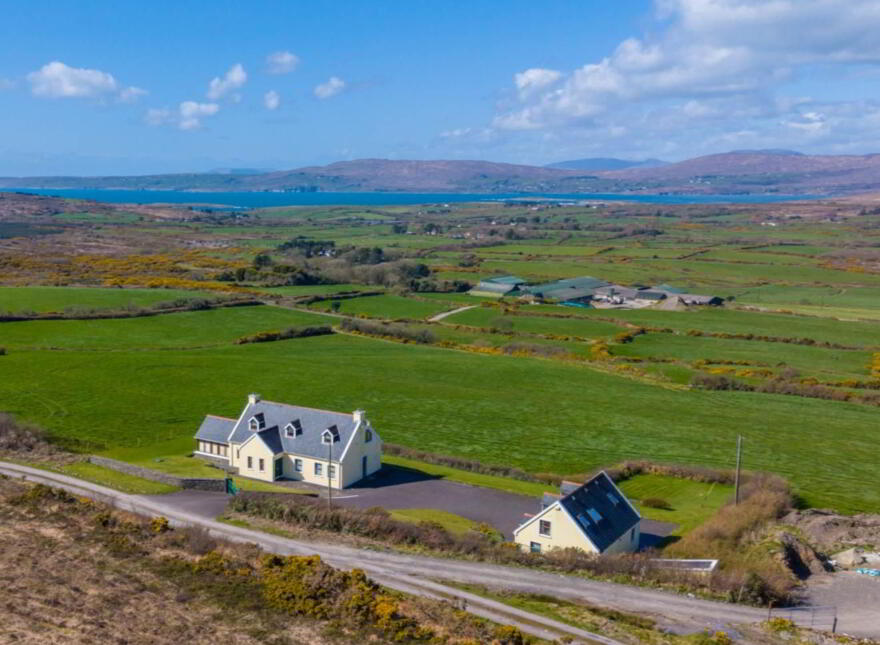 `dúnmánas`, Arderrawinny, Schull, P81EY82