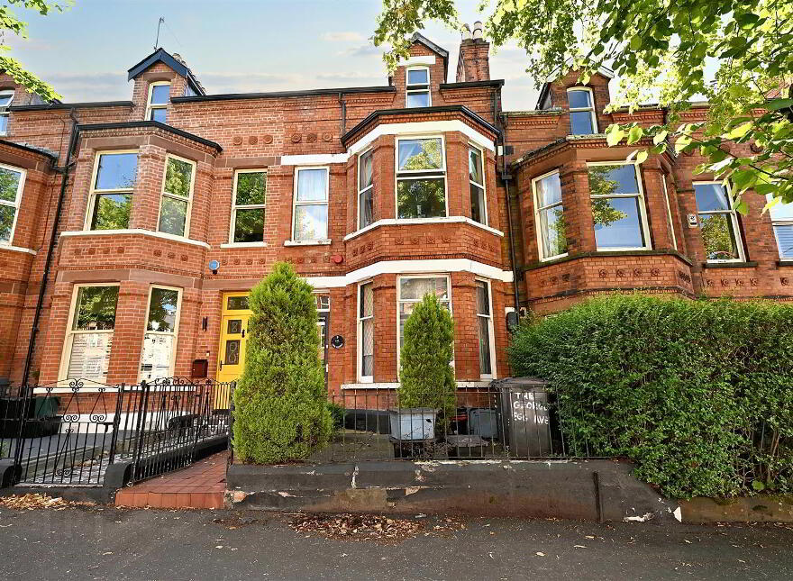 Room 3, 9 Eglantine Avenue, Belfast, BT9 6DW