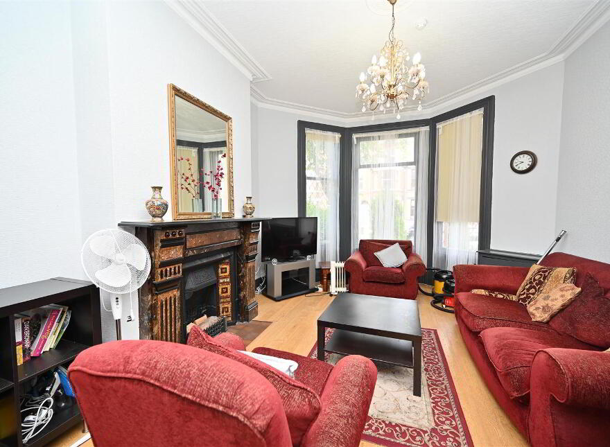 Room 3, 9 Eglantine Avenue, Belfast, BT9 6DW