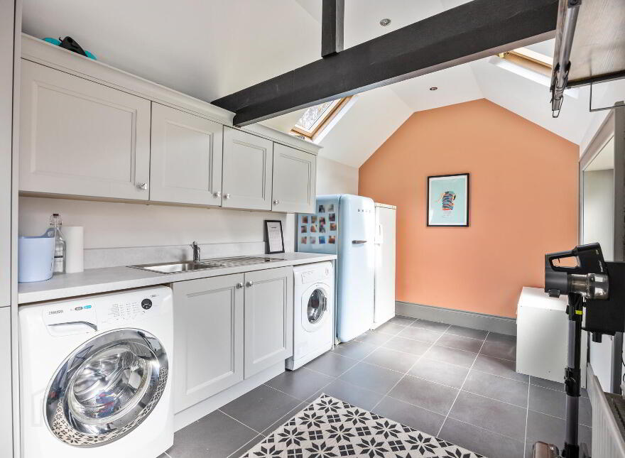 24 Balmoral Avenue, Malone Road, Belfast, BT9 6NW