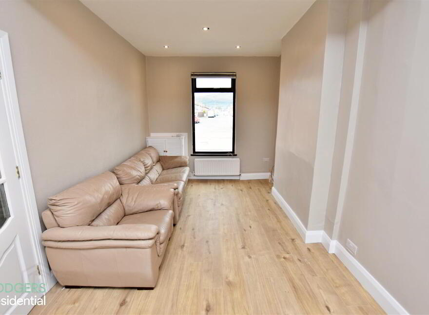 192 Donegall Avenue, Belfast, BT12 6LY