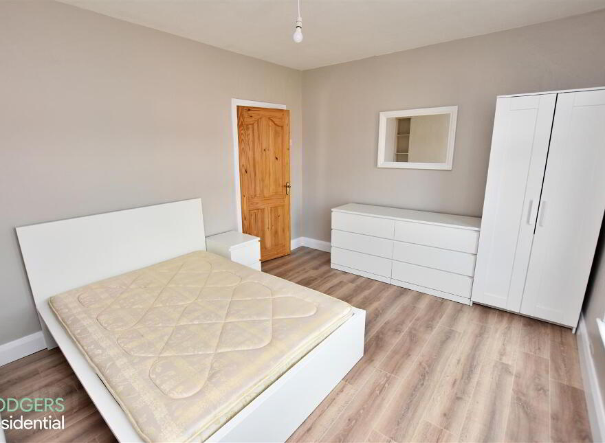 192 Donegall Avenue, Belfast, BT12 6LY