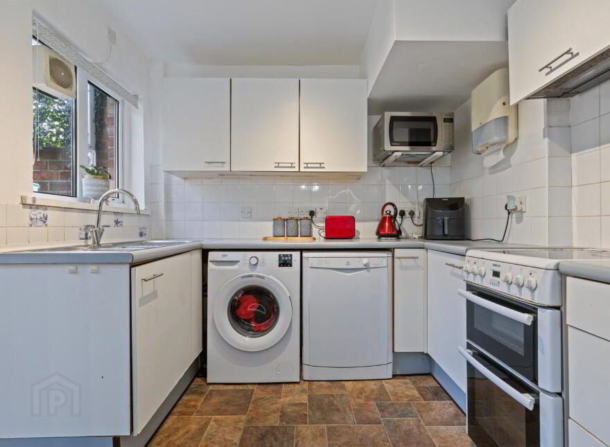 19 Grays Park, Belfast, BT8 7QH