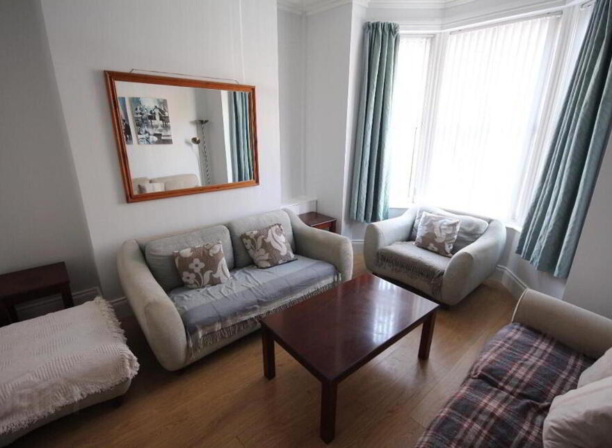Malone Avenue, Room 2, R1 & R5. All Bills Included, Belfast, BT9 6ER