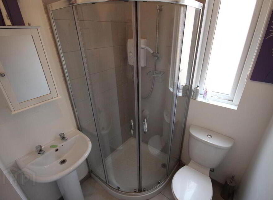 Malone Avenue, Room 2, R1 & R5. All Bills Included, Belfast, BT9 6ER