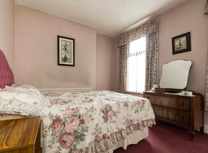 38 Kenlis Street, Banbridge, BT32 3LL