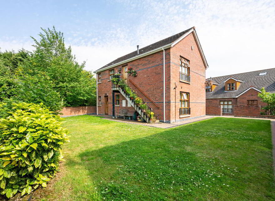 18 Rath Mor, 1A Stewartstown Avenue, Belfast, BT11 9GE