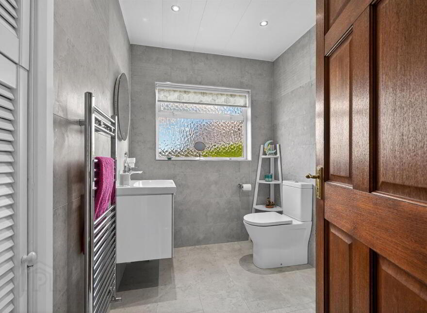 23 Clonmore Park, Lisburn, BT27 4EU