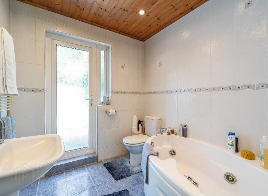 48 Dunmurry Lane, Dunmurry, Belfast, BT17 9JR