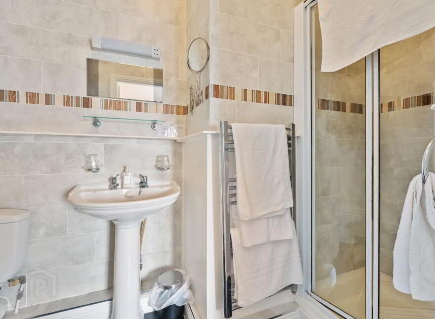 Robin Hill, Lake Road, Cobh, P24RY88