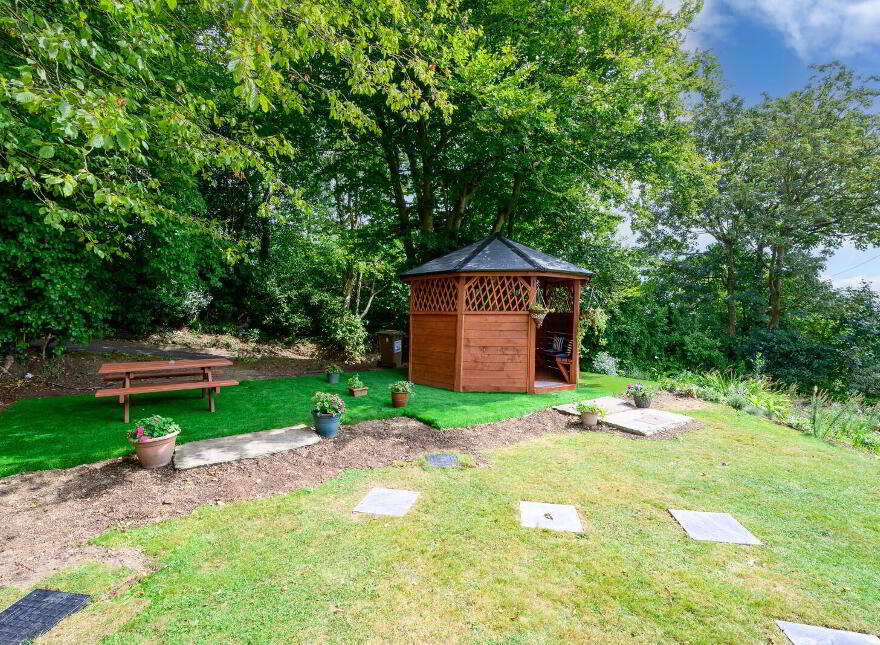 Robin Hill, Lake Road, Cobh, P24RY88