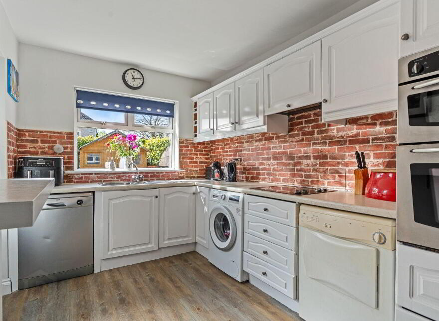 48 West Avenue, Park Gate, Frankfield, T12N5EV