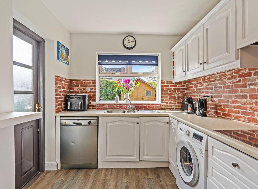48 West Avenue, Park Gate, Frankfield, T12N5EV