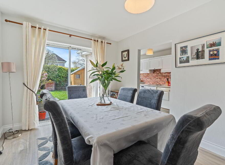 48 West Avenue, Park Gate, Frankfield, T12N5EV