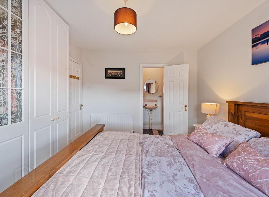 48 West Avenue, Park Gate, Frankfield, T12N5EV