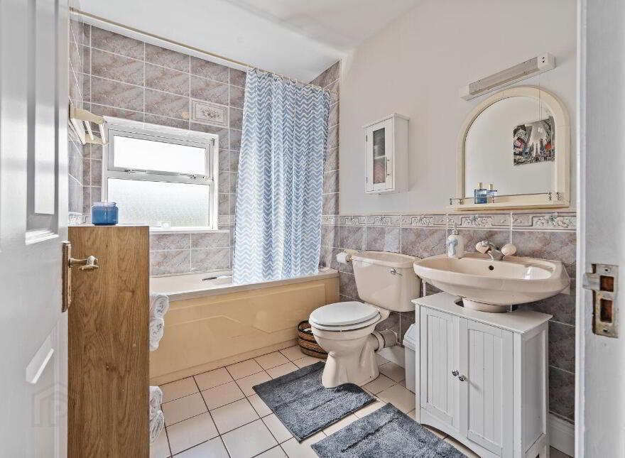 48 West Avenue, Park Gate, Frankfield, T12N5EV