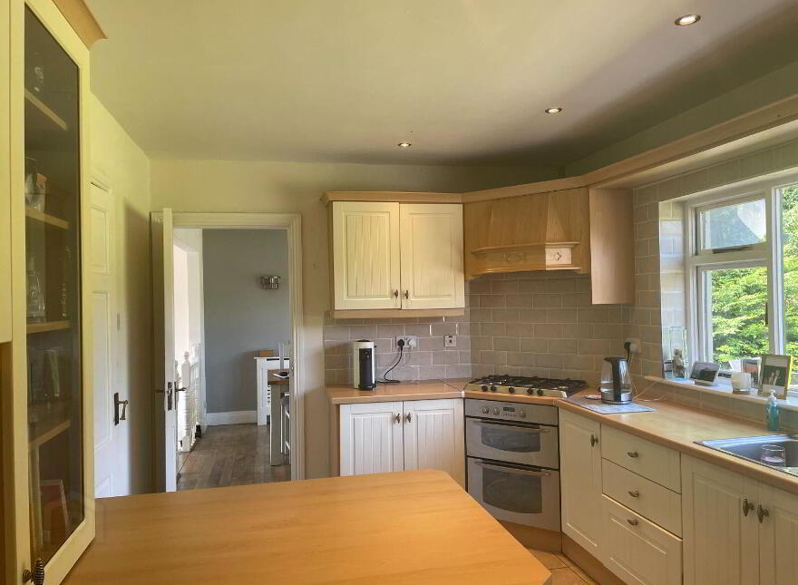 Strawhall, Fermoy, Fermoy, P61Y274