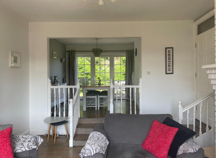 Strawhall, Fermoy, Fermoy, P61Y274