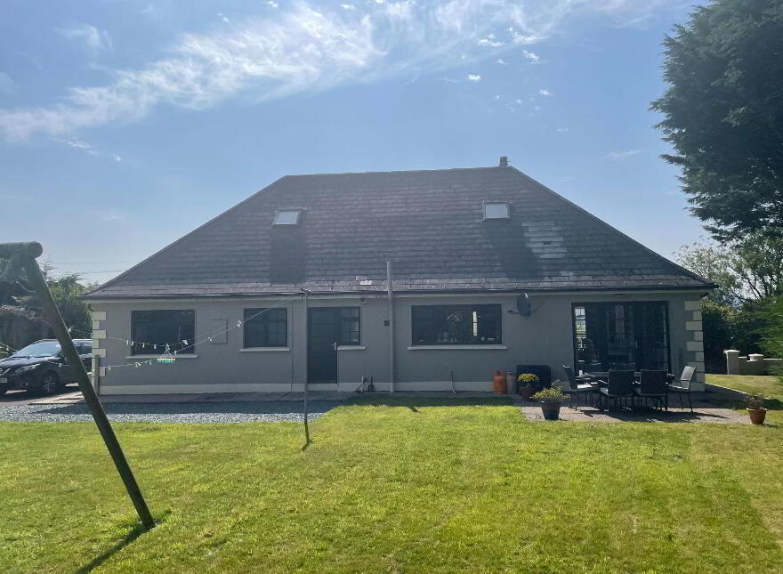 Strawhall, Fermoy, Fermoy, P61Y274