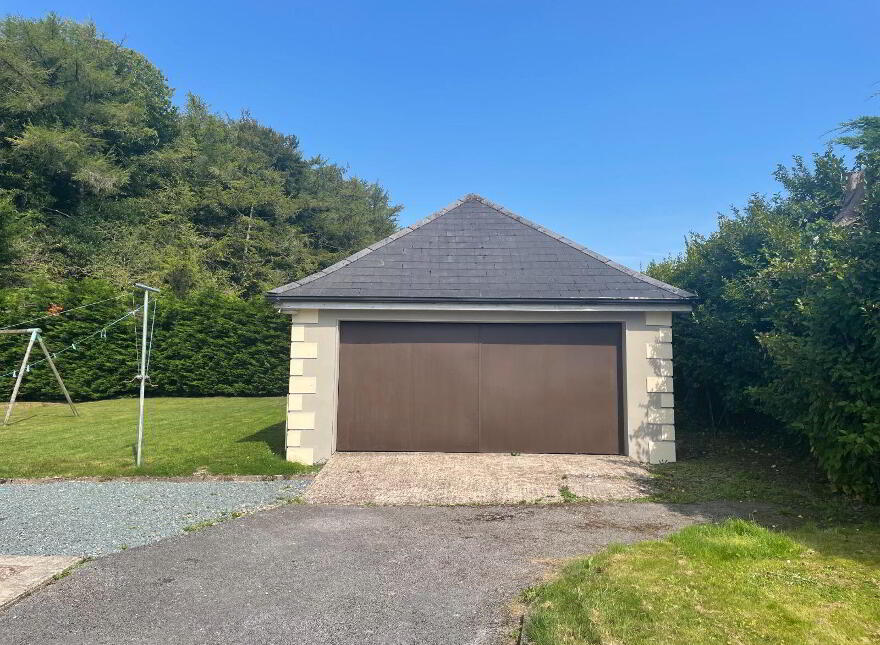 Strawhall, Fermoy, Fermoy, P61Y274