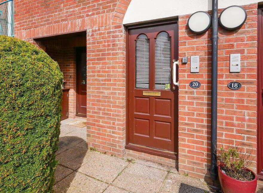 20 Queensfort Court, Carryduff, Belfast, BT8 8NF