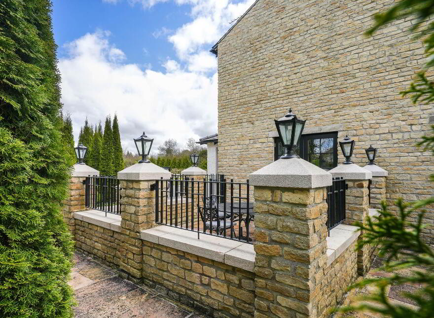 An Teach Buí, Rathmore, Athboy, C15T1W3