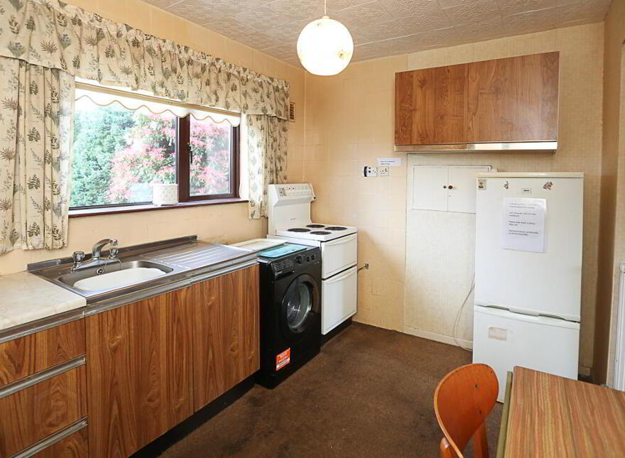 2 Knocknagoney Park, Belfast, BT4 2PU