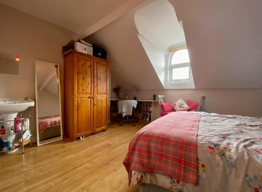 14 Stranmillis Gardens, Belfast, BT9 5AS