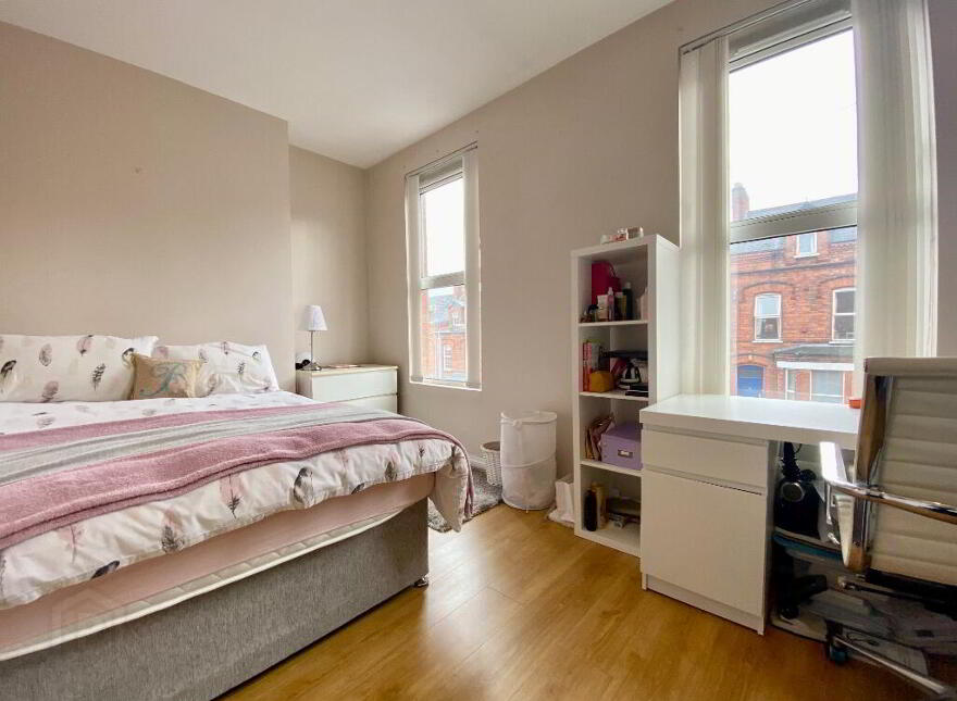 14 Stranmillis Gardens, Belfast, BT9 5AS