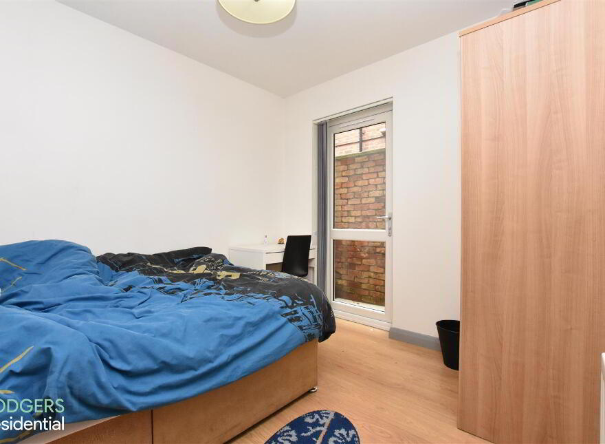 Apt 2, 104 Eglantine Avenue, Belfast, BT9 6EU
