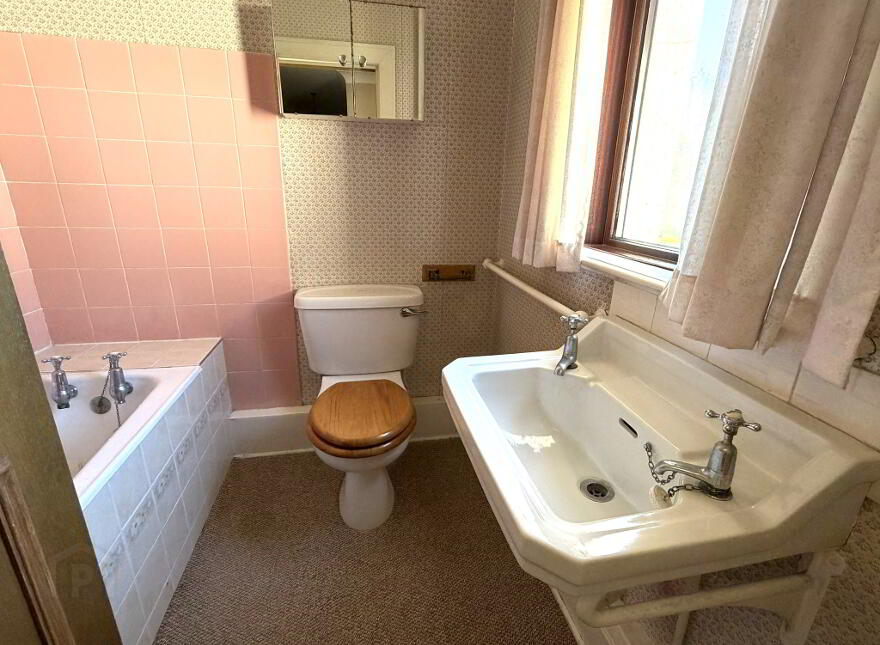 14 Tullyglass Park, Ballymena, BT42 1HH