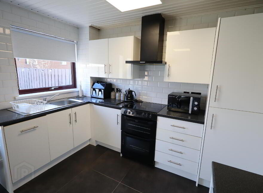 17 O'Neill Road, Newtownabbey, BT36 6BZ