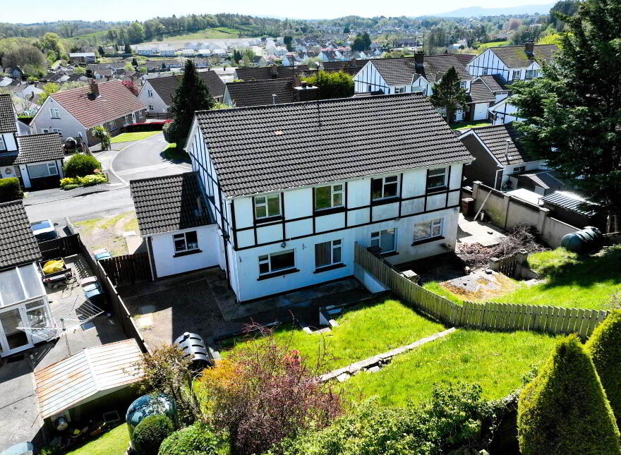 15 Chanterhill Park, Enniskillen, BT74 4BG