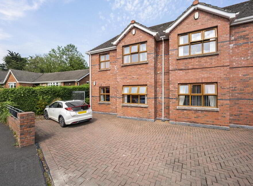 18 Rath Mor, Belfast, BT11 9GE