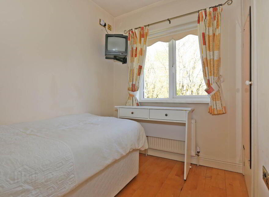 3 Saint James Court, Ennis Road, V940H28