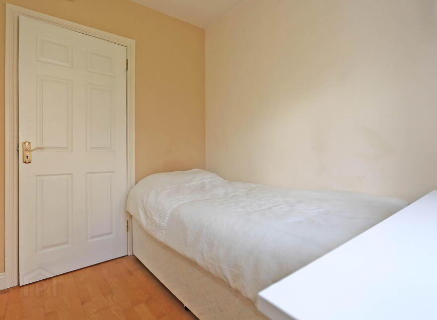 3 Saint James Court, Ennis Road, V940H28