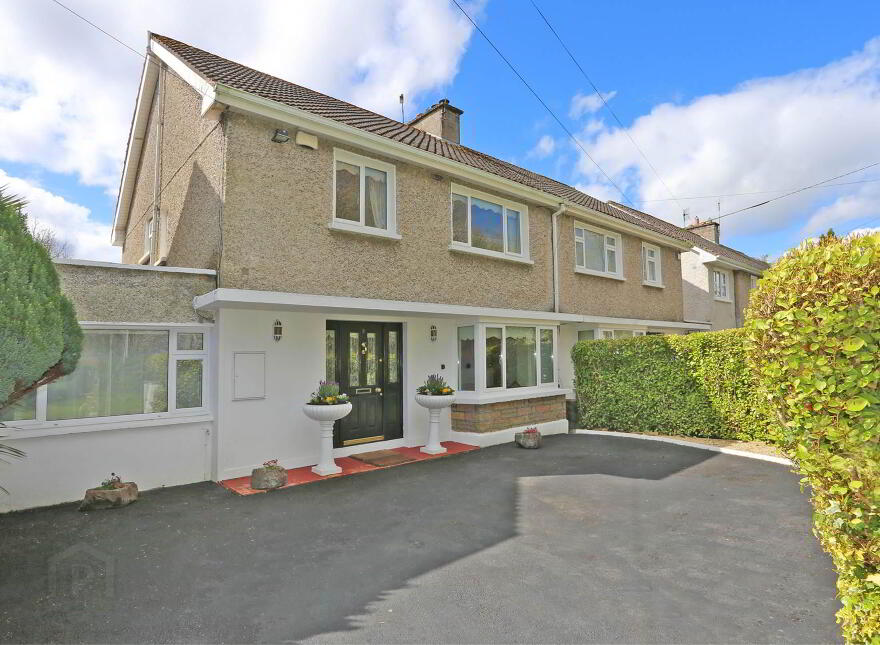 3 Saint James Court, Ennis Road, V940H28