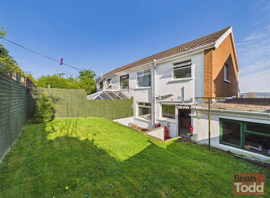 Parkmount Gardens, Larne, BT40 1QN
